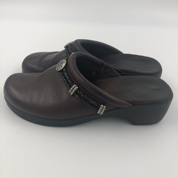 MINNETONKA Brown Leather Clogs with Leather Braid and Silver Trim 7M - Picture 3 of 9